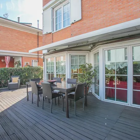 Apartment Maison Renee Viareggio