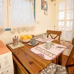 Maison Renee *